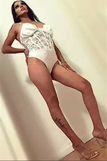 La chica Fifi de Berlín ofrece un servicio de acompañantes único que incluye sexo anal